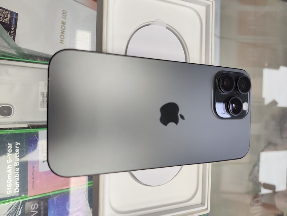 Продам б.у 16pro max 256gb black 92% в хорошем состоянии