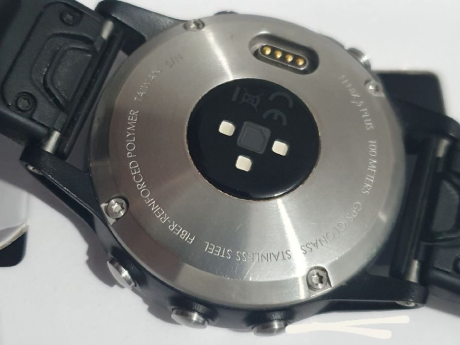 Часовникът Garmin Fenix 5 Plus