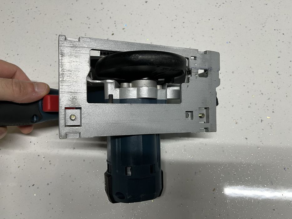 Акум.ръчен циркуляр Bosch GKS 12v-26 Solo