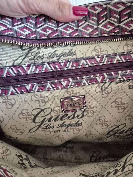 Дамска чанта Guess