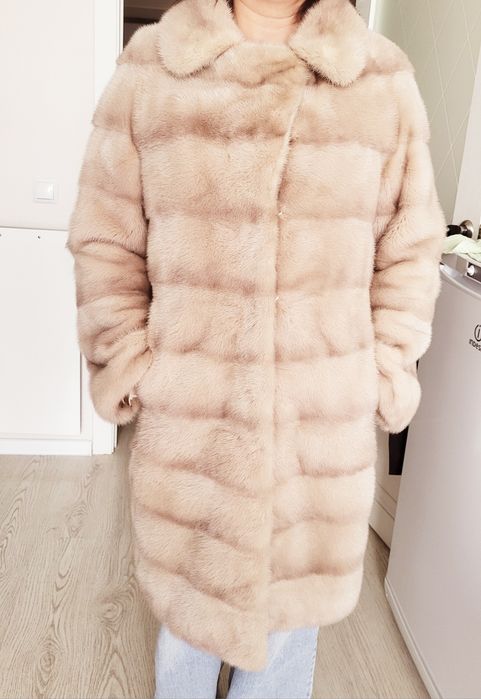Продам шубу женскую