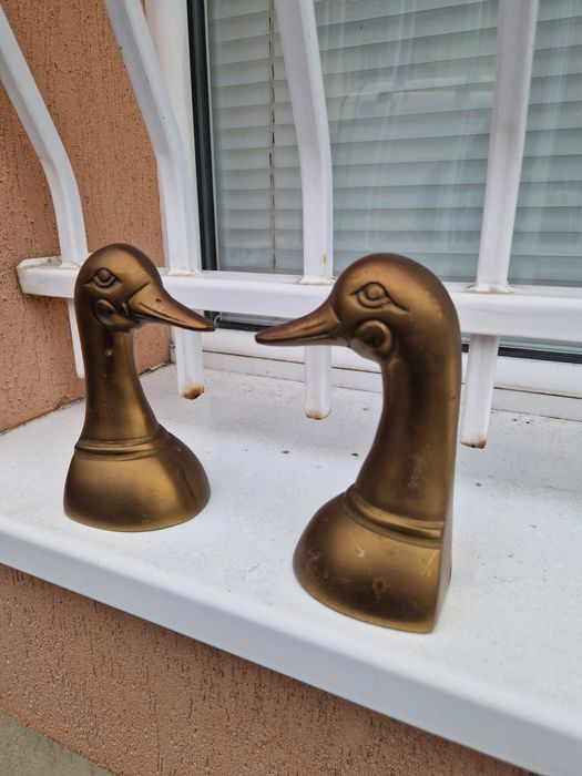 Чифт чудесни антикварни бронзови фигури статуетки стопери книги