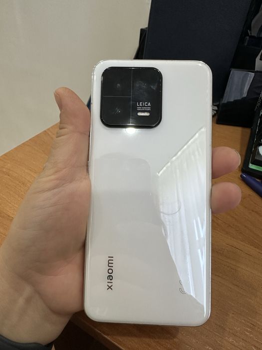 Продам Xiaomi 13