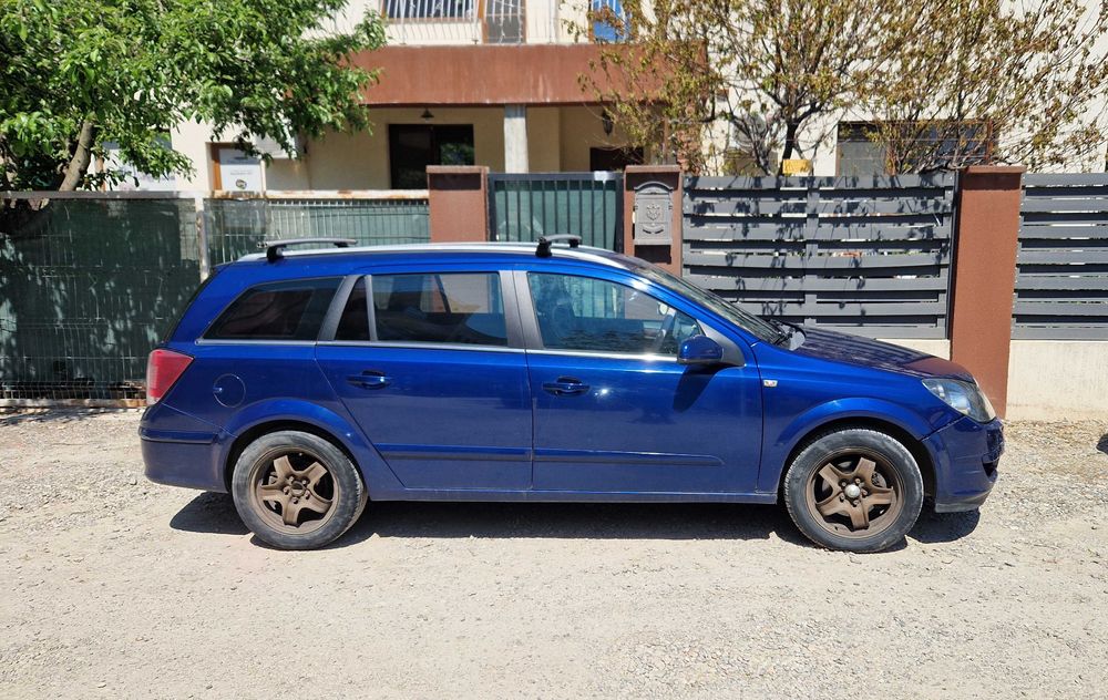 Mașină Opel Astra H break 1.7 diesel
