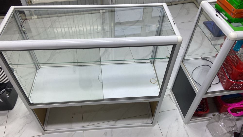 Продаются витрины