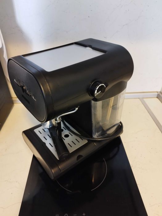 Кафе машина за еспресо Hainner Soft Cream HEM 250