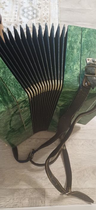 Продается баян трехрядный