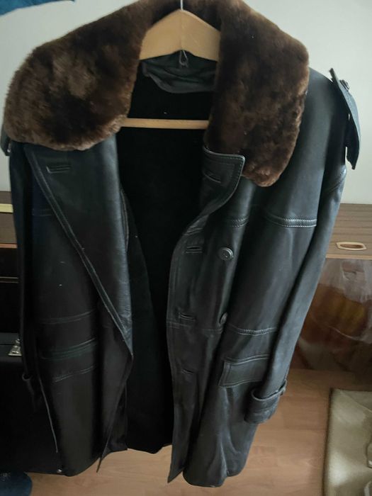 Мъжко палто от телешки бокс с подплата от агнешка кожа