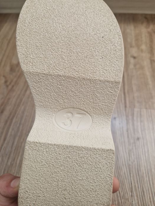 Продам кожаные шлепки