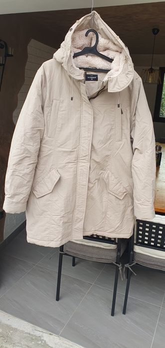 Дамски зимни пухини палта и якета