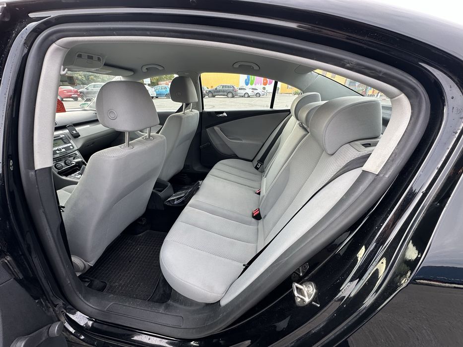 VW Passat B6 2007 1.6 Benzina 115.000 KM REALI - Al 2-lea Proprietar - Stare Impecabila , adusa anul trecut din Germania!