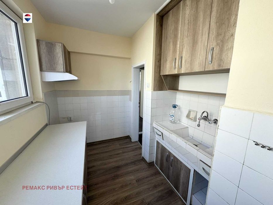 Продава се Тристаен апартамент в Русе, Широк център - 87 кв.м за 1425 €/кв.м - Снимка #2