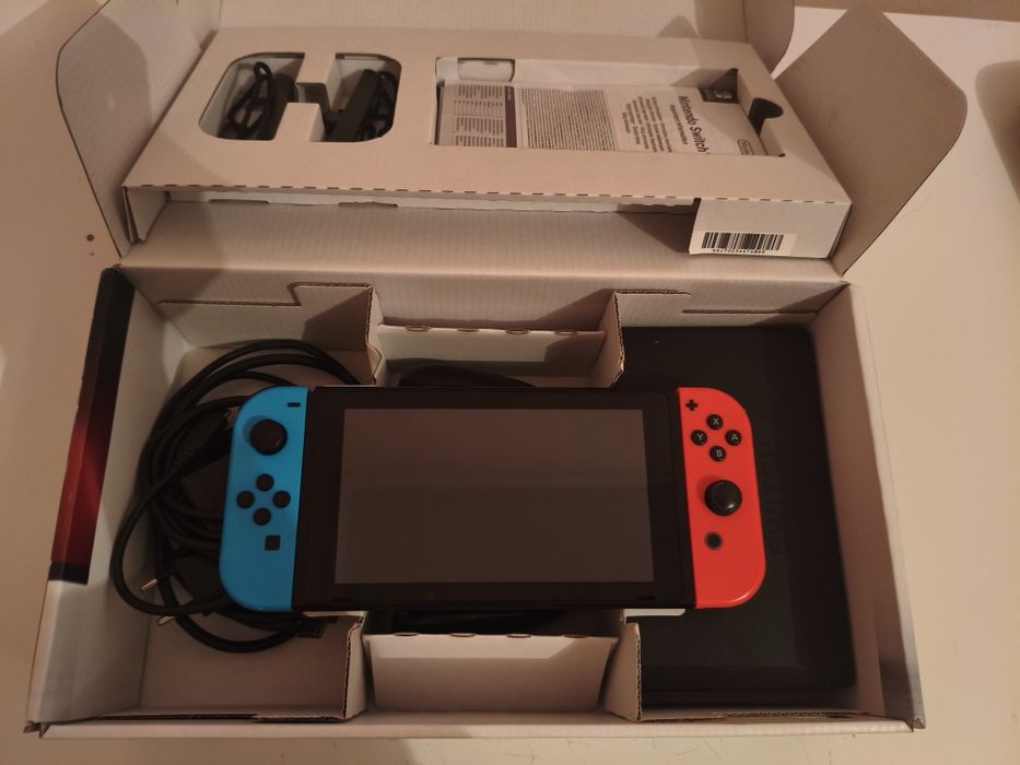 Nintendo switch продаю