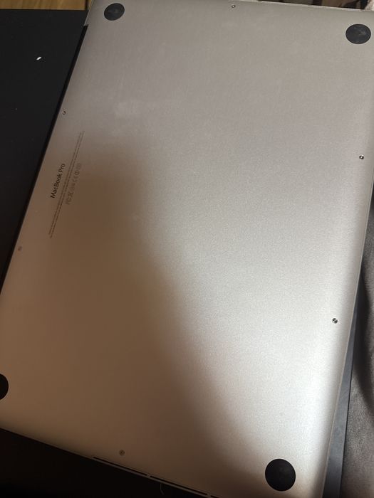 MacBook Pro Retina 15” i7 – A1398 – FUNCȚIONAL