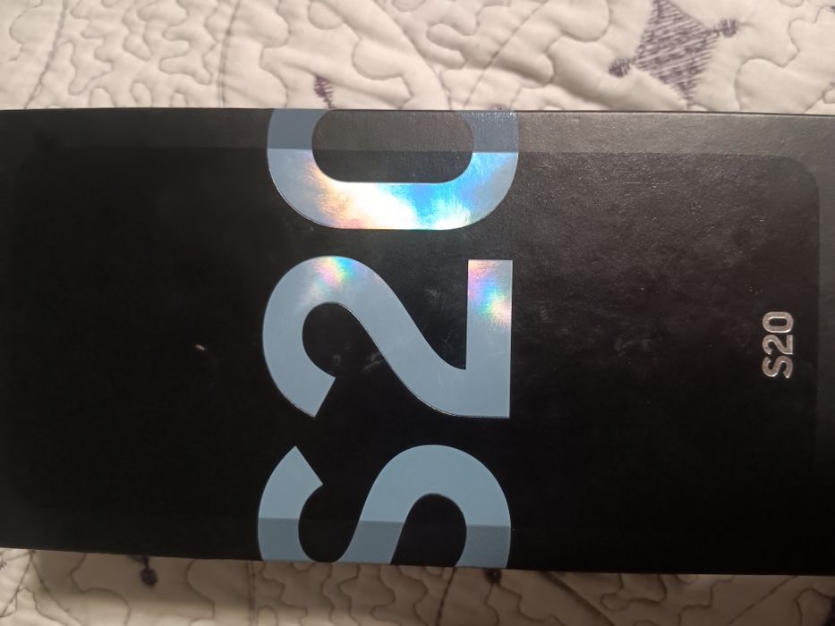 Vând samsung S20 in stare foarte buna
