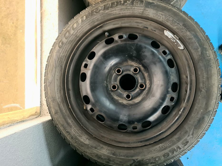 Vand roti iarna 5x100 pe 15, 185/60/15 ca noi pt Volkswagen,Skoda,Seat