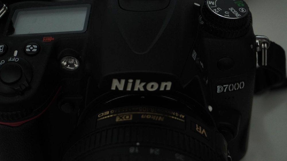 Фотоапарат Nikon D7000 с аксесоари