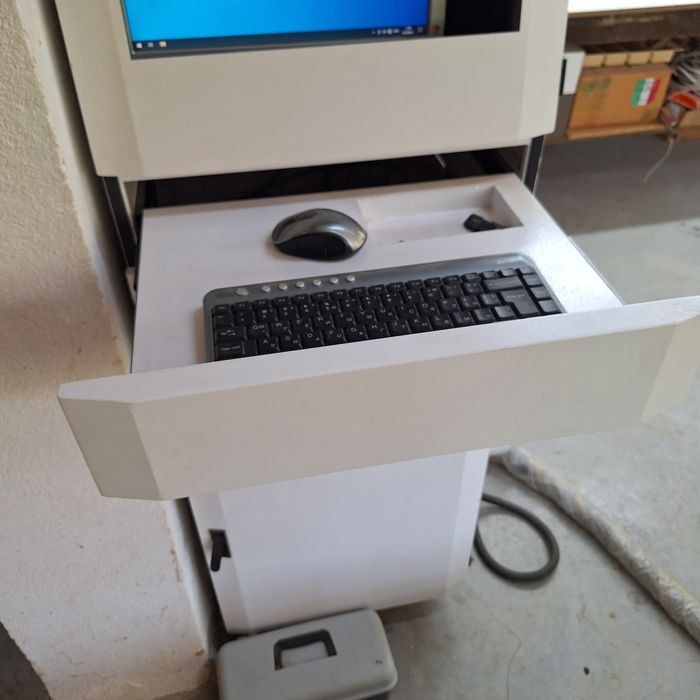 Продавам sns машина