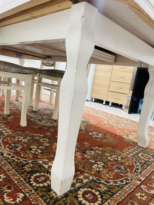 Стол со стульями