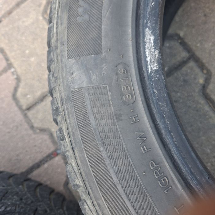 Зимни гуми 205/55/16 запазени