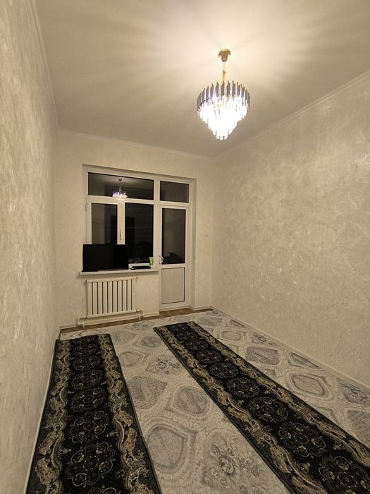 Kvartira sotiladi holati yangi evroremont qilingan 3-qavat.