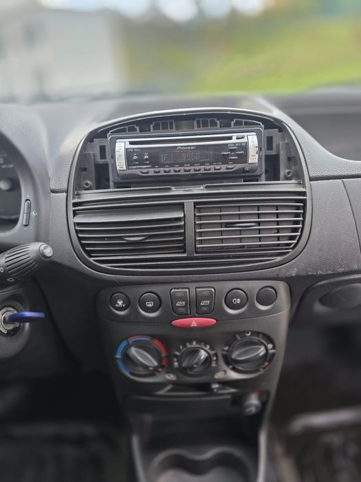 Fiat punto 2003 1.2 benzina Ac Geamuri Servo city