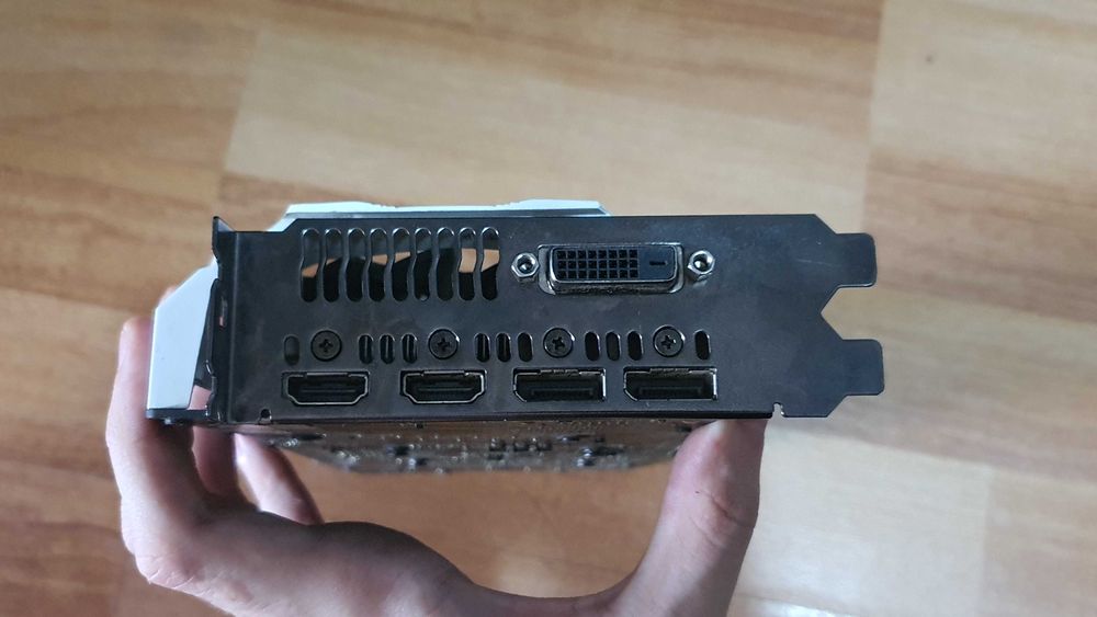 Placa video ASUS DUAL RX 480 OC 4 GB (partial defecta)