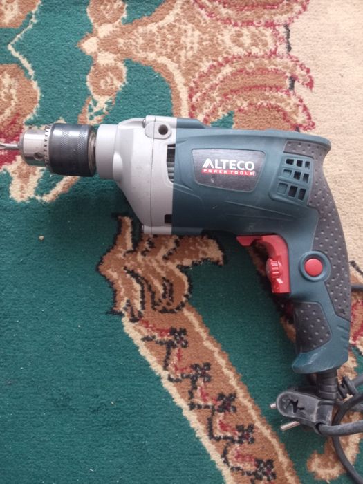 Дрель ALTECO DP 710-13. Перфоратор BOSCH GBH 240