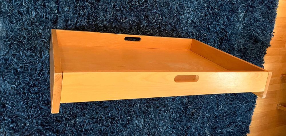 Masa de infasat din lemn, atasabila la patut bebe