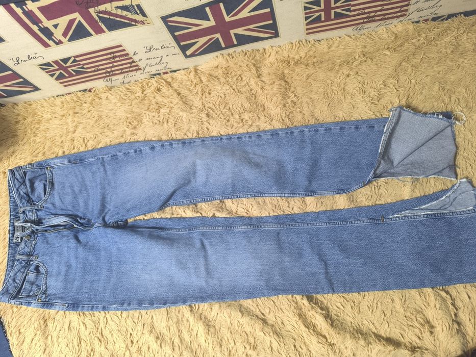 Продам девочковые джинсы