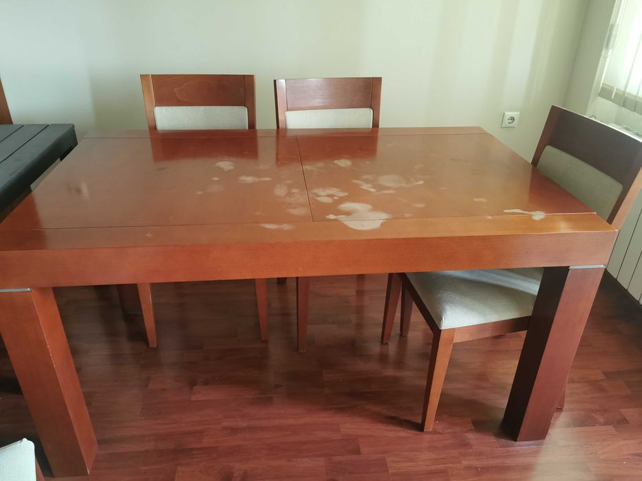 Маса за хранене от МДФ употребявана