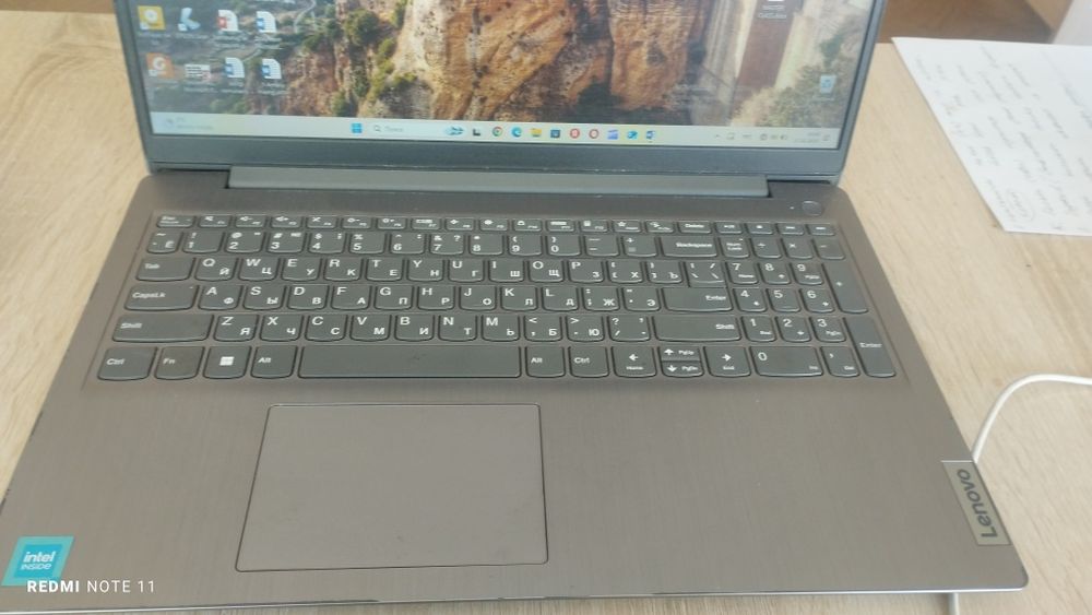 Noutbuk Lenova ishlashi yaxshi