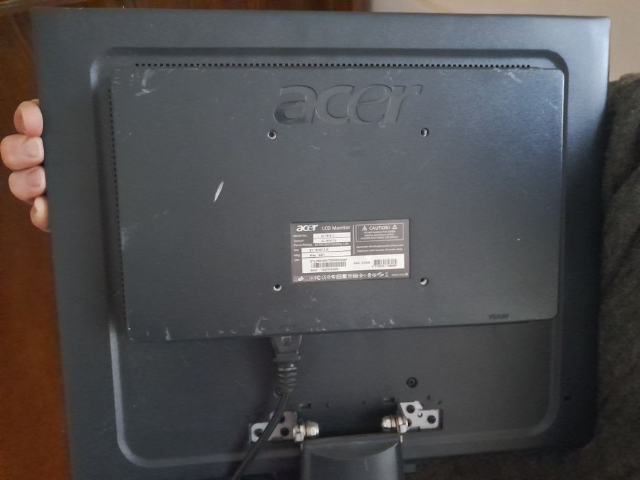 Монитор Acer .  .