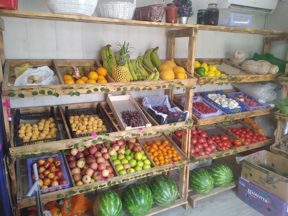 Продам 4 полки для овощей.