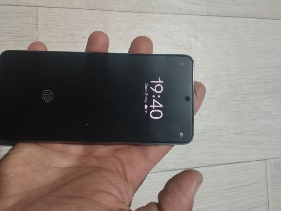 Es 21 5g 8/256 holati idial