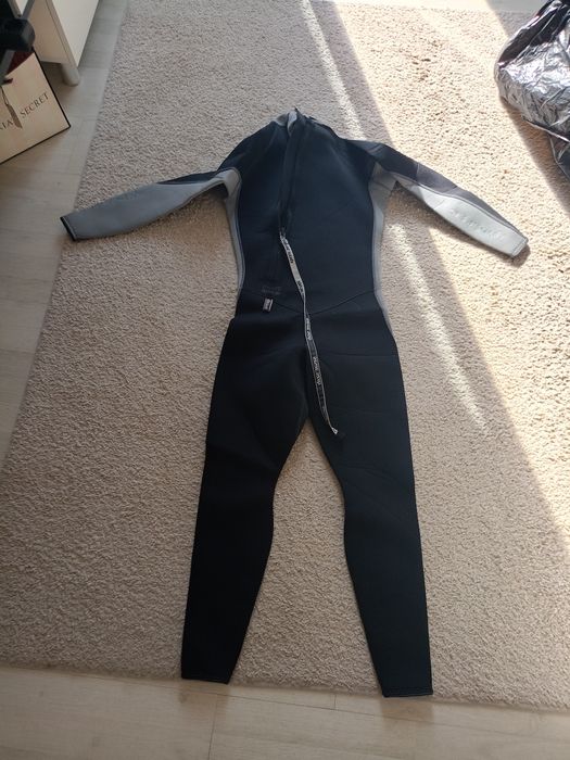 Vând costume de neopren scufundari Seac nou nou,mărimea M