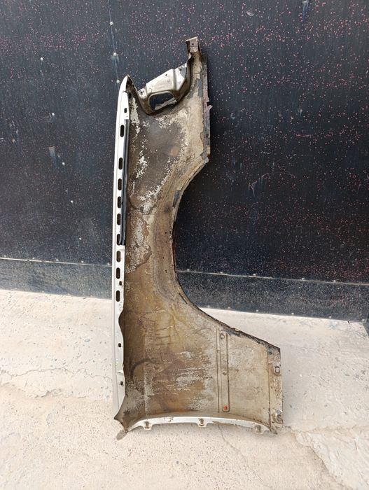 W124 левый крыло