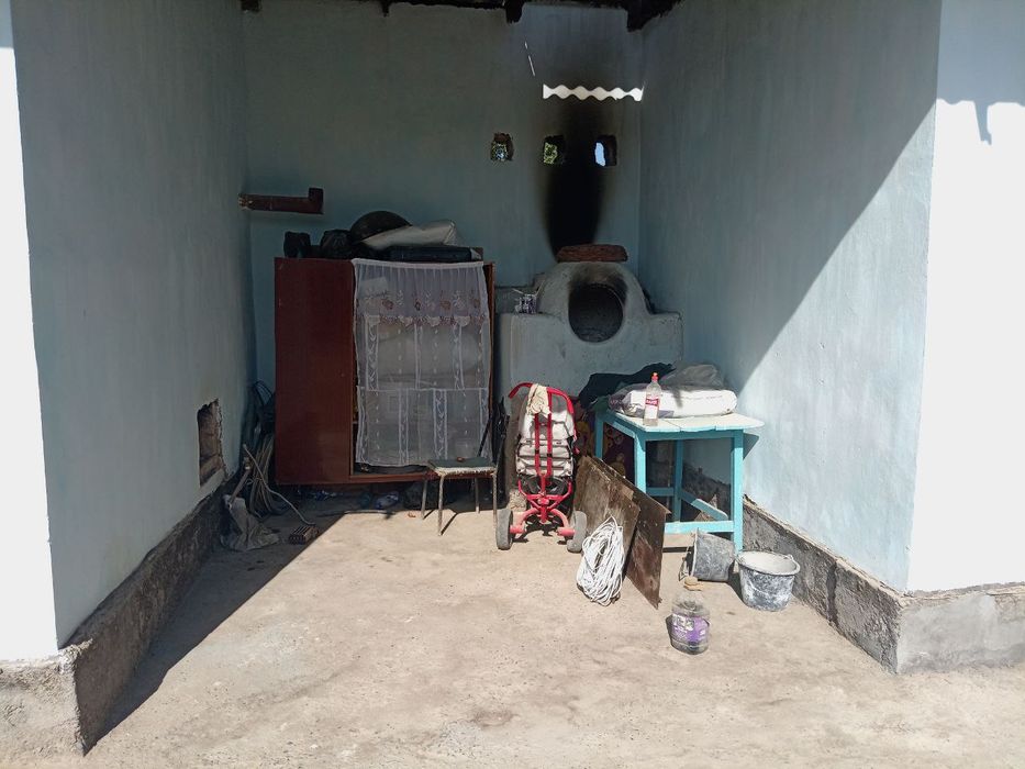 6 sotixli uy sotiladi.Guliston tumani Ishonch MFY