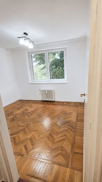 Vand apartament cu 2 camere zona Victoriei