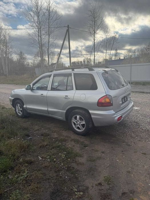 Hyundai Santa Fe.