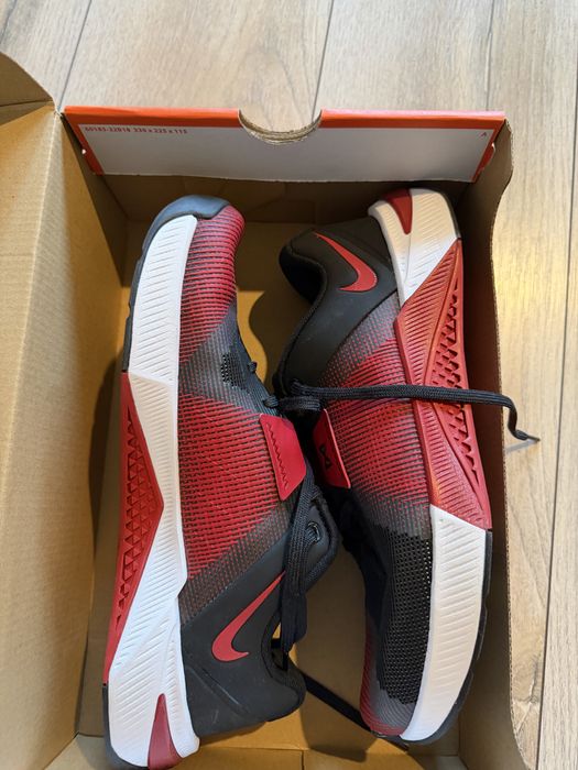 продавам Nike Metcon 10