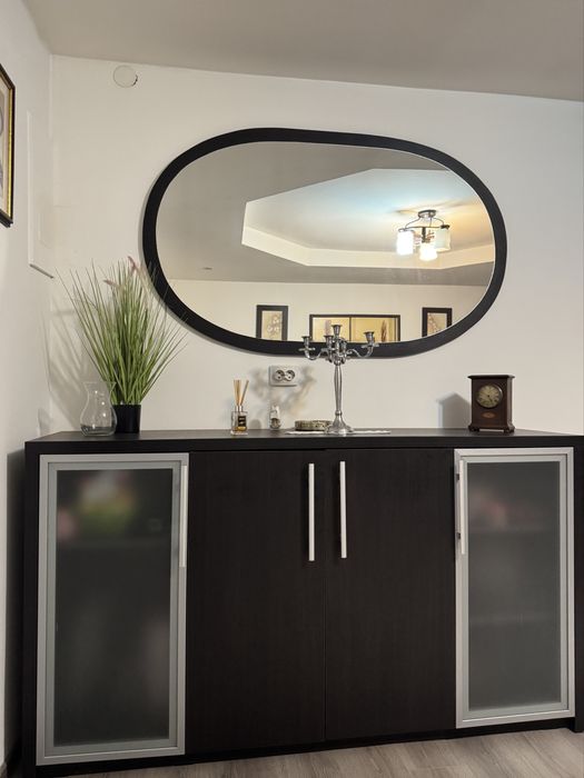 Vând set mobilă+masă+scaune