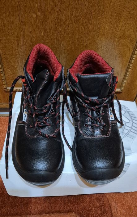 Bocanci cu bombeu metalic