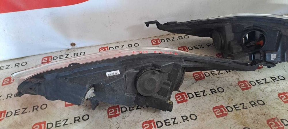 Faruri / Far stanga , Far dreapta Ford Fiesta Facelift 2013 - 2017
