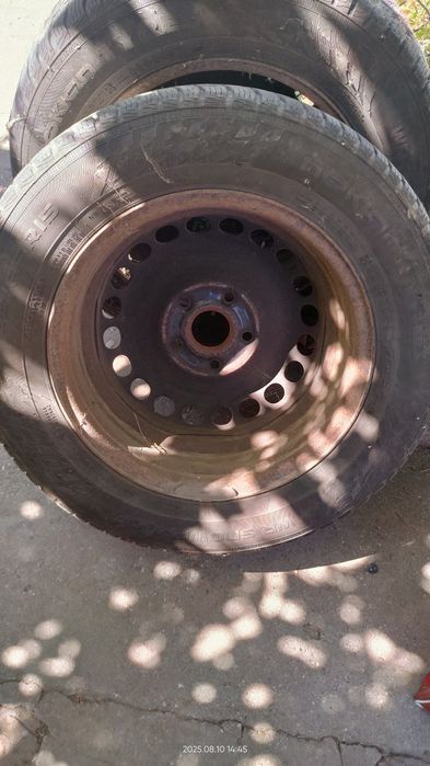 продавам зимни гуми с джанти 3броя dot21