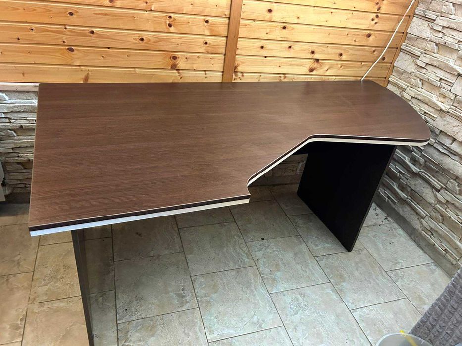 Офис бюро и шкаф / заедно или отделно/