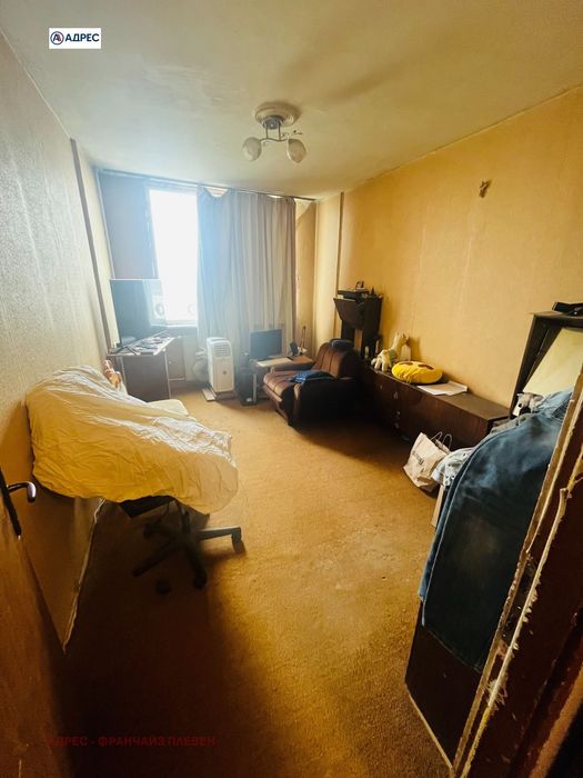Продава се Тристаен апартамент в Плевен, Сторгозия - 100 кв.м за 561 €/кв.м - Снимка #2