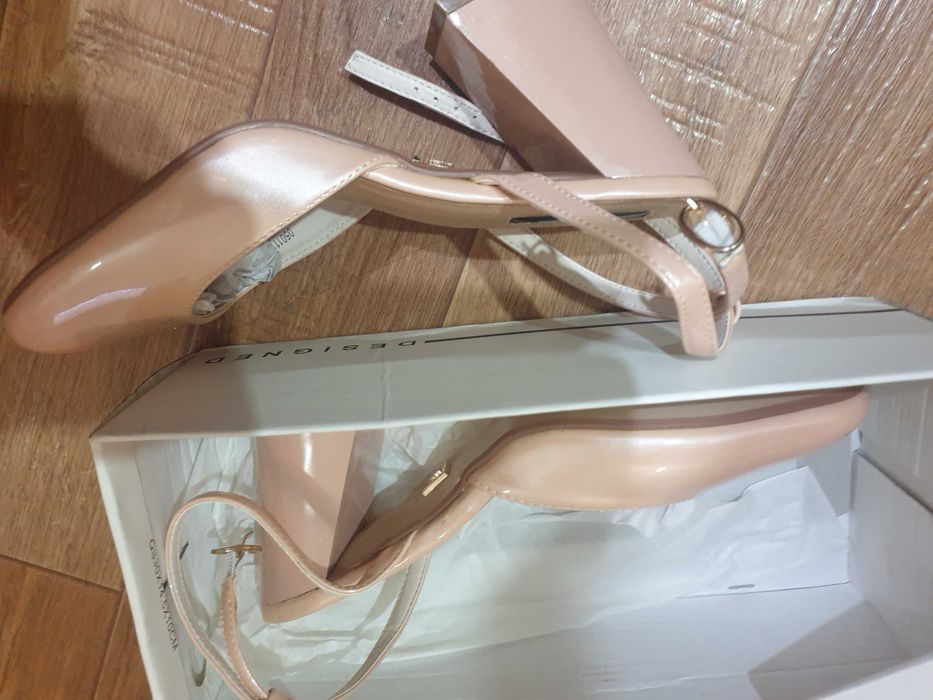 Летняя женская обувь