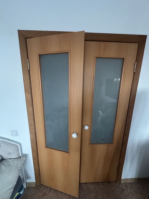 Продам межкомнатные двери .