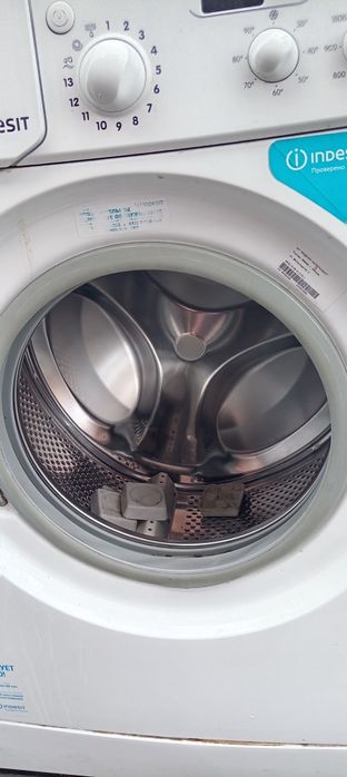 Продам стиральную машину Индезит.